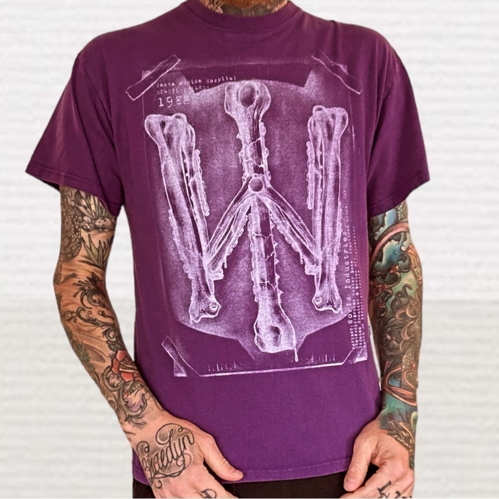 Purple World Industries skate t shirt
Mens L measures 21x27 
Slight fade